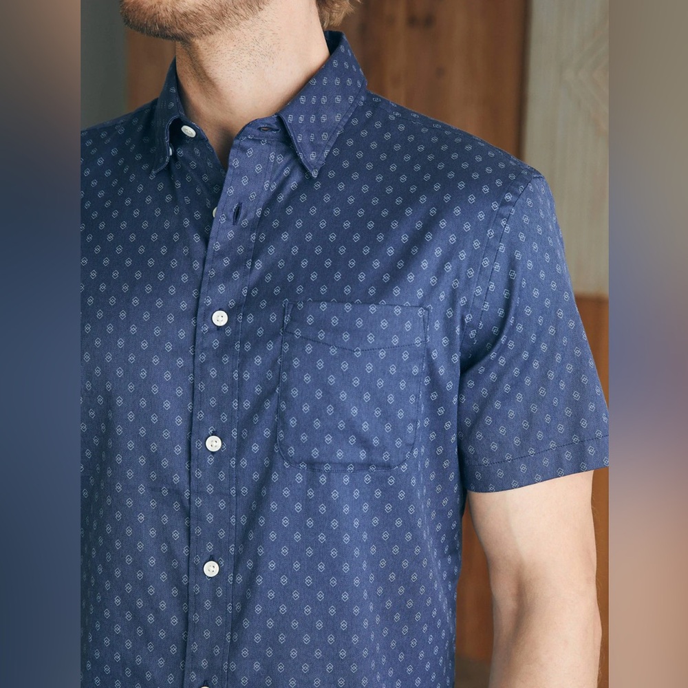 NWT FAHERTY Movement™ Short-Sleeve Shirt - Navy Dusk Diamond Print - Picture 2 of 4